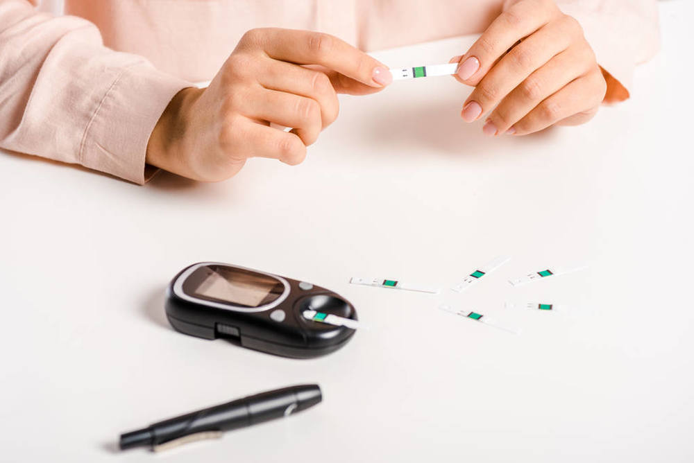 达尔文6号重疾险和超级玛丽6号对比那种健康告知更宽松？