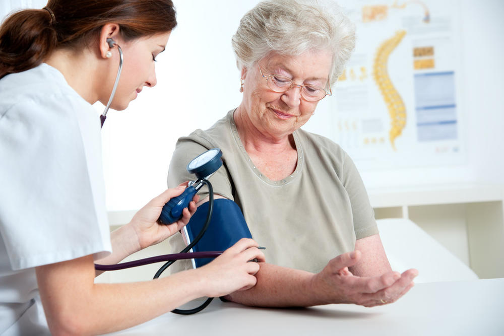 2023年患高血压保险怎么买合适？哪个保险产品核保宽松一点？